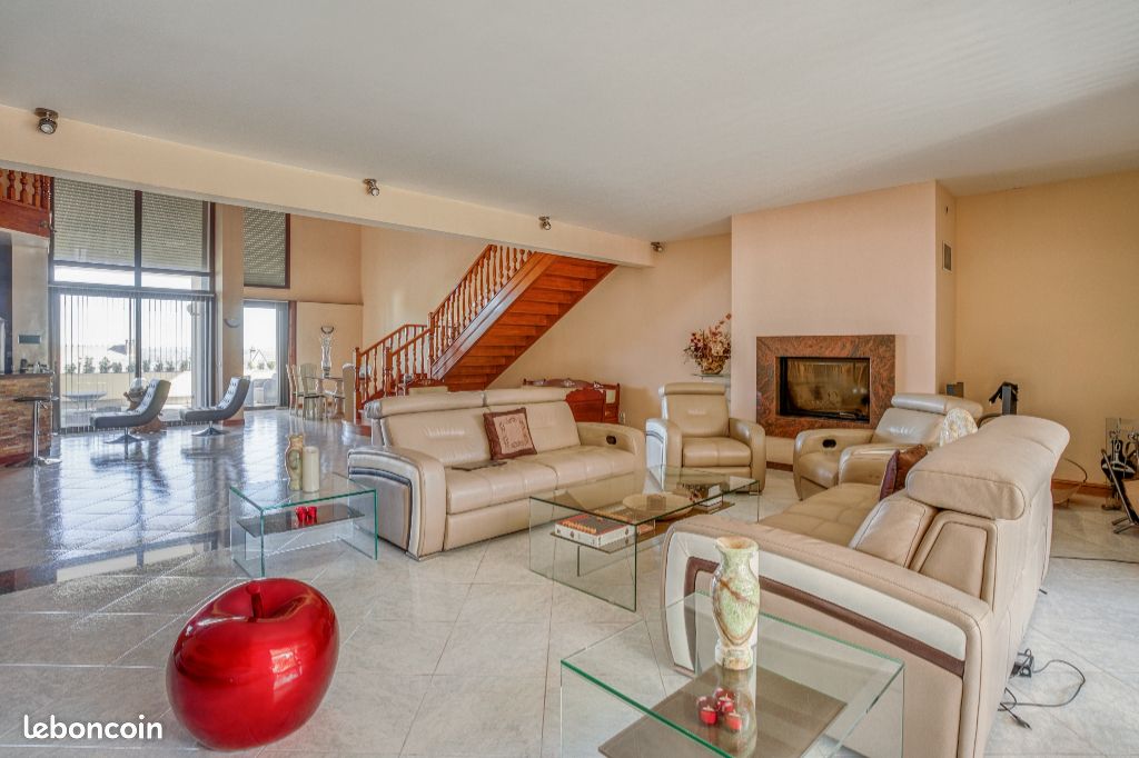 Maison 12 pièces 350 m² (image 1)