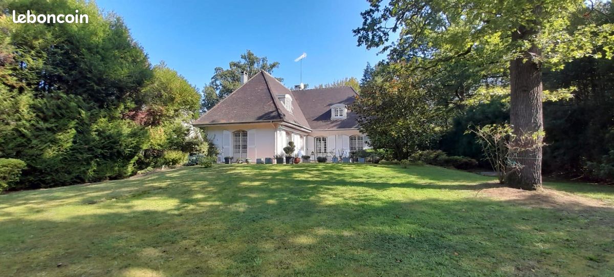 Maison 7 pièces 212 m² · à Lamorlaye · 212 m² · 895 000 €