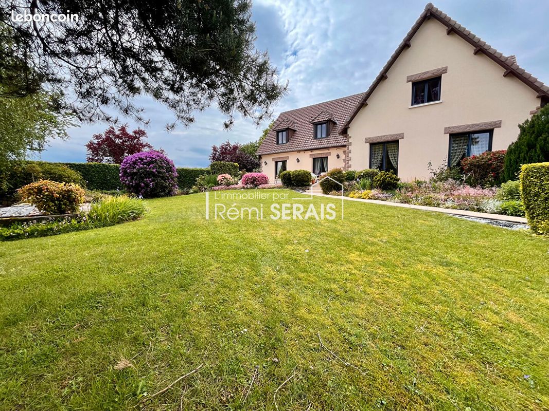 Maison 8 pièces 245 m² · à La Lande-Patry · 245 m² · 318 000 €