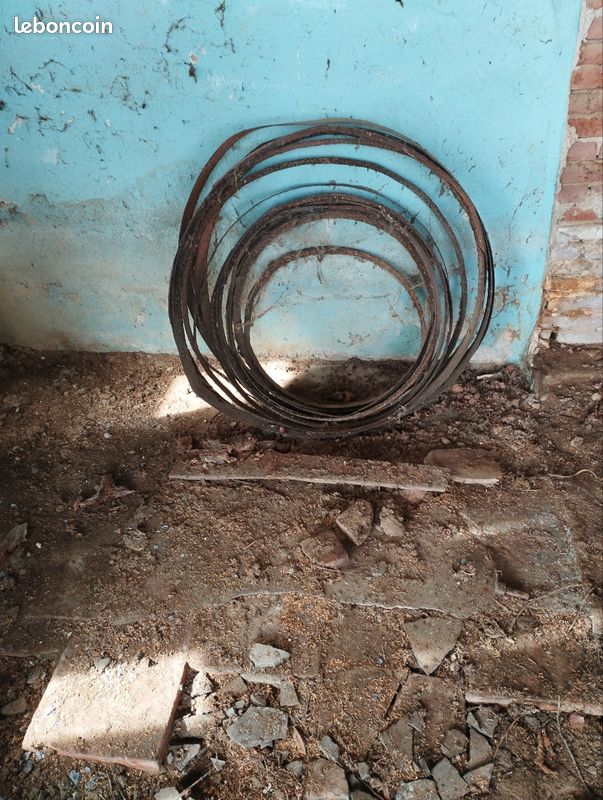ANCIEN TONNEAU FUTS EN CHENE CERCLAGE EN FER