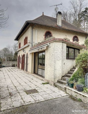 Maison St-Chef sur les hauteurs-vue dominante