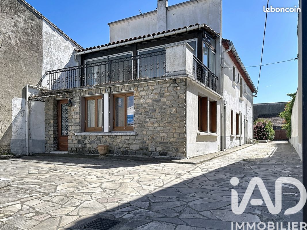 Maison 8 pièces 189 m² · à Carcassonne · 189 m² · 210 000 €