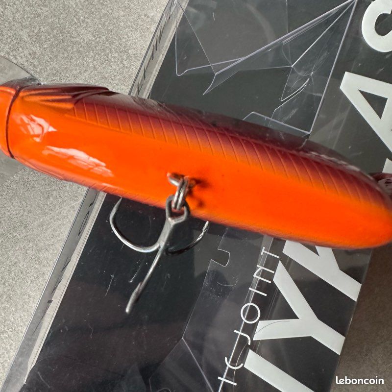 Leurres DRT Tiny KLASH 2 Oz Flottant - Couleur Big Bass Red, Fabrication Japon, Neuf