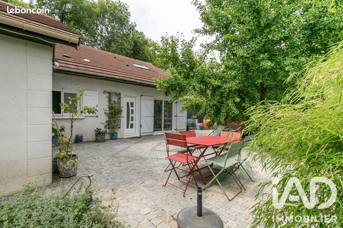 Maison 6 pièces 153 m² · à Brunoy · 153 m² · 2 400 €/mois