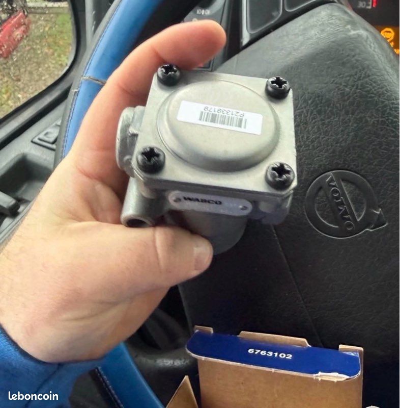 Valve DAF Renault VOLVO (image 1)
