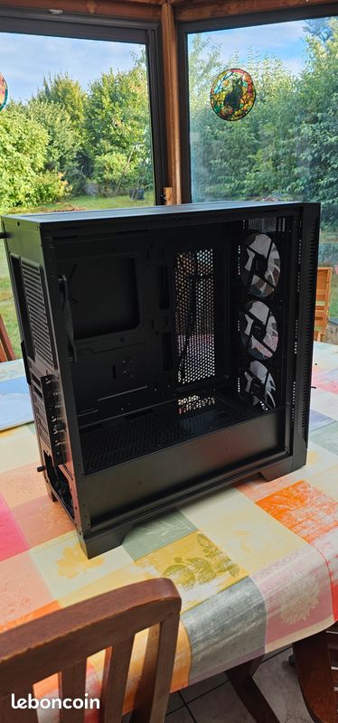 Boîtier PC Gamer MSI MAG Forge 320R Airflow (Boîtier SEUL) (image 2)