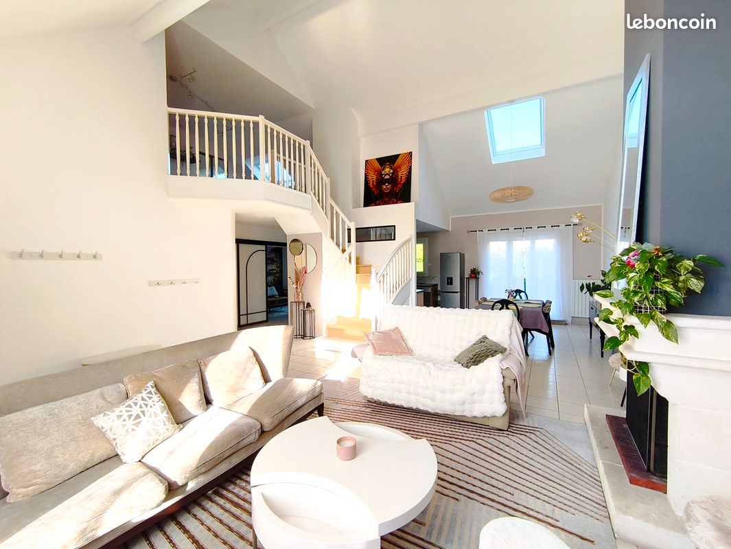 Maison 7 pièces 170 m² · à Saint-Thibault-des-Vignes · 170 m² · 719 000 €