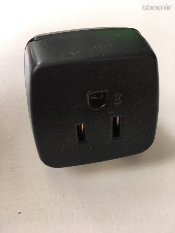 Adaptateur électrique de voyage (image 1)