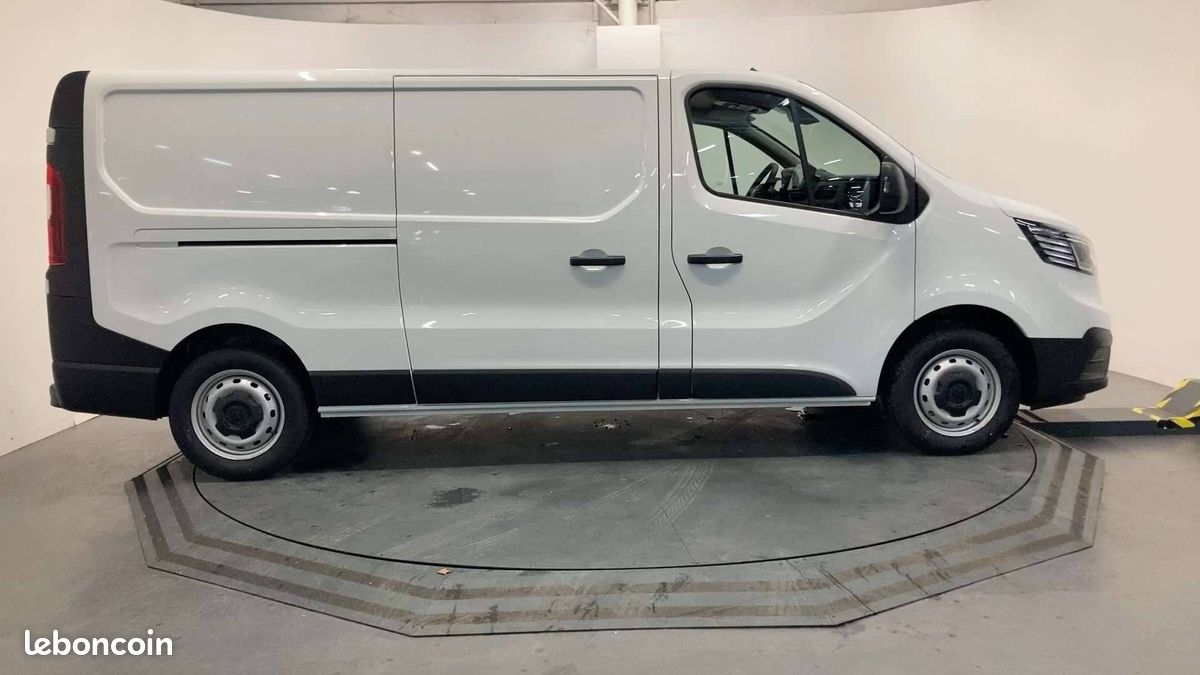 Renault trafic fgn l2h1 3000 kg blue dci 130 (image 14)