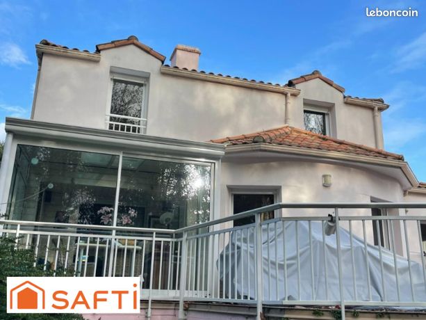Propriété 6 pièces 142 m²