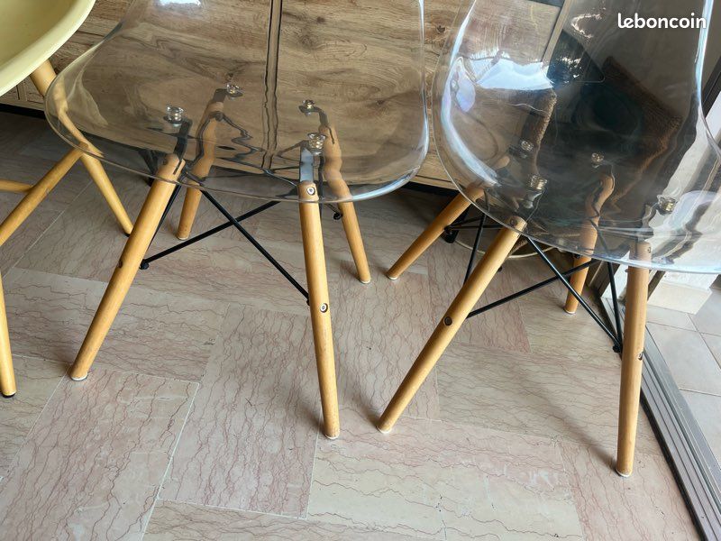 Chaises scandinaves transparentes (image 2)