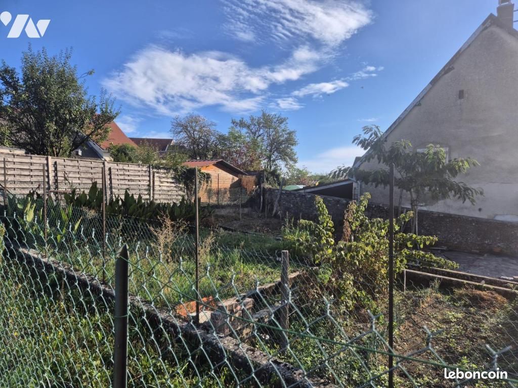 Terrain 235 m² · à Saint-Vit · 235 m² · 30 000 €