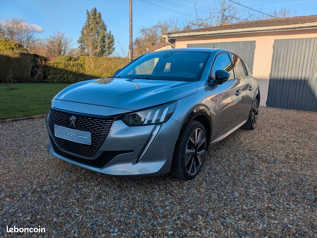 Peugeot e-208 GtLine 2021 (image 1)