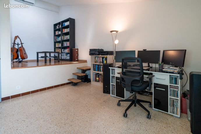 Maison lumineuse avec jardin arboré - 5 pièces - 4 chambres — 8