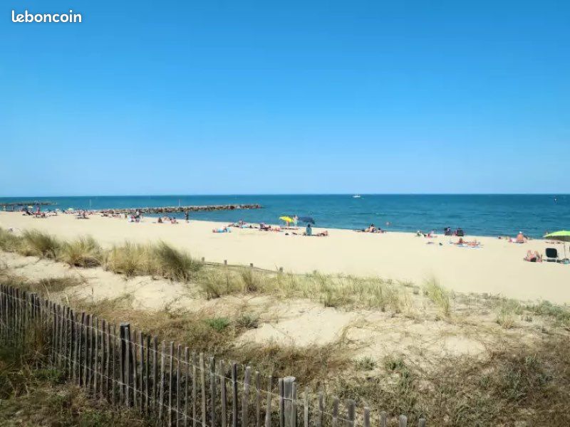Bel appartement avec piscine, jardin et à 20m de la plage (image 1)