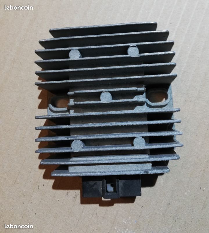 Akozon Régulateur De Tension à 7 Fils Régulateur De Tension Redresseur