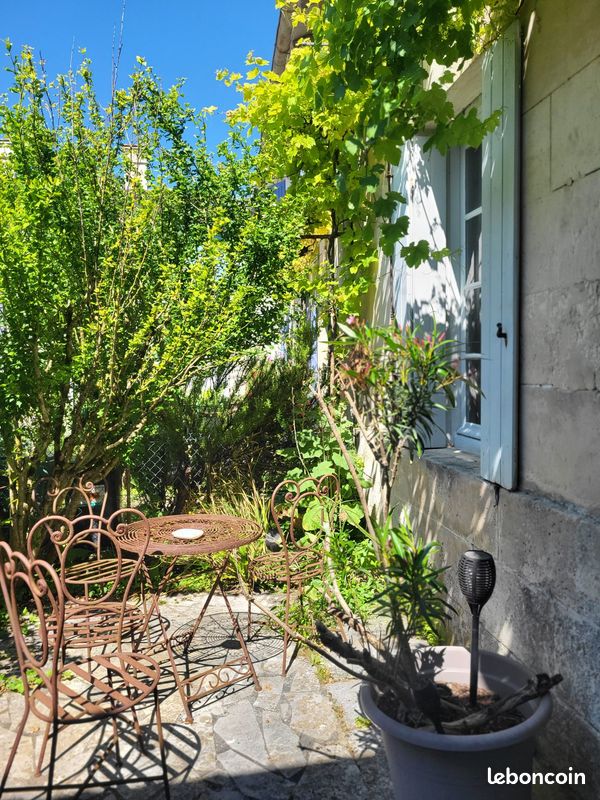 Maison 9 pièces 264 m² · à Chenac-Saint-Seurin-d'Uzet · 264 m² · 378 000 €