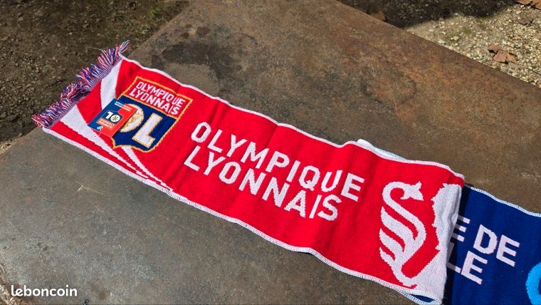 Écharpe OL x IZAC Bleu - Olympique Lyonnais