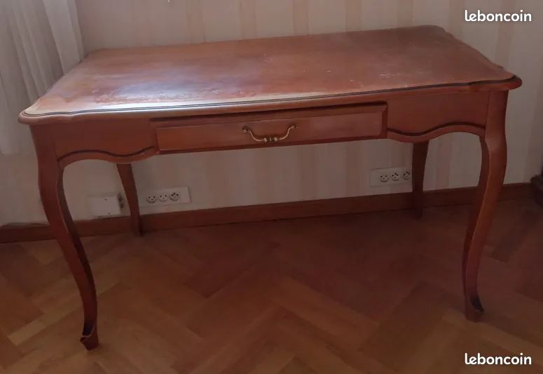 Beau bureau louis XV en bois de merisier - idéal médecin, artiste, plan (image 1)