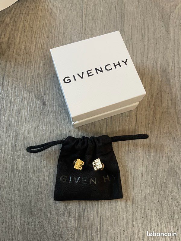 Boucles d'oreilles Givenchy logo dorées neuves (image 1)
