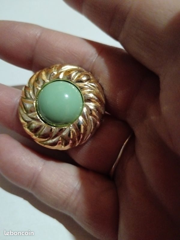 Boucles D'oreilles Clips Vintage Style Cornet De Glace Avec Cabochon Vert Prairie - Modèle 2867