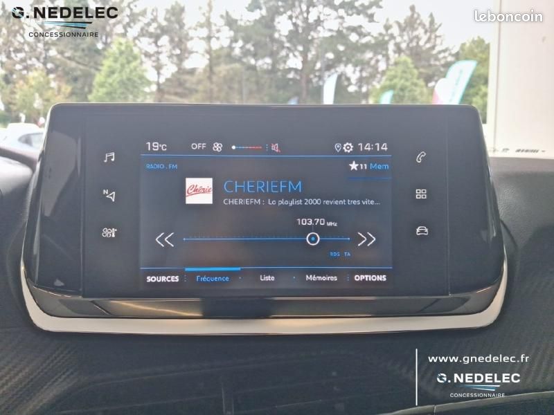 Peugeot 2008 1.2 PureTech 100ch S&S Active 5cv (image 15)