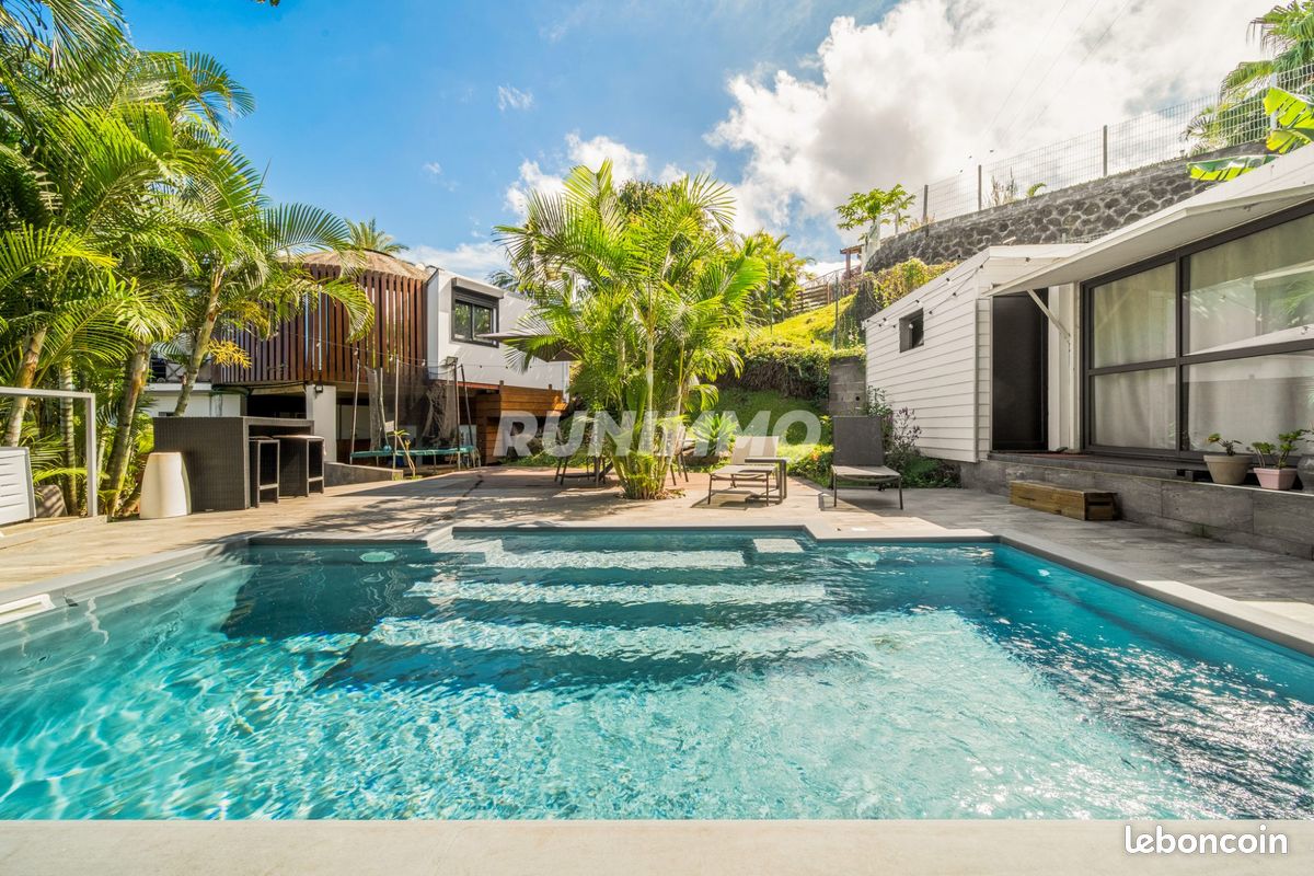 Maison 5 pièces 220 m² · à La Possession · 220 m² · 629 000 €