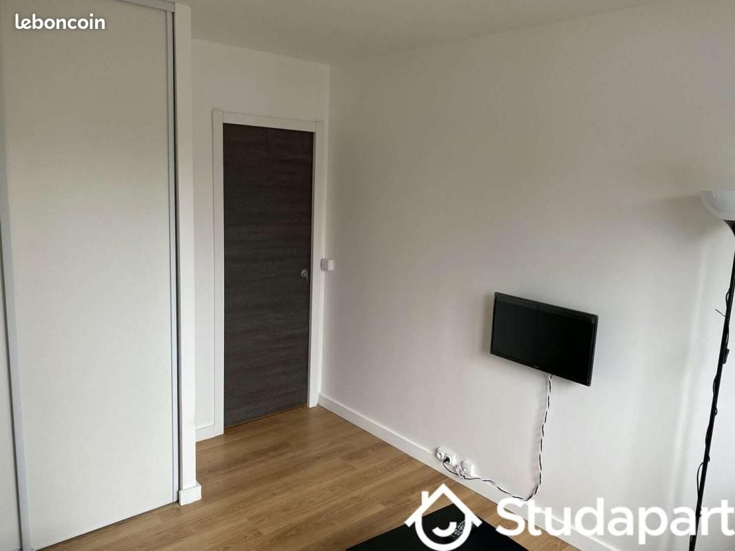 Appartement a louer grigny - 1 pièce(s) - 15 m2 - Surfyn