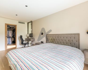 Maison 960 000 € - 144 m²