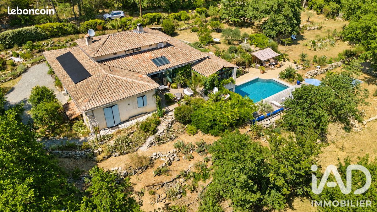 Maison 8 pièces 270 m² · à Tourrettes · 270 m² · 995 000 €