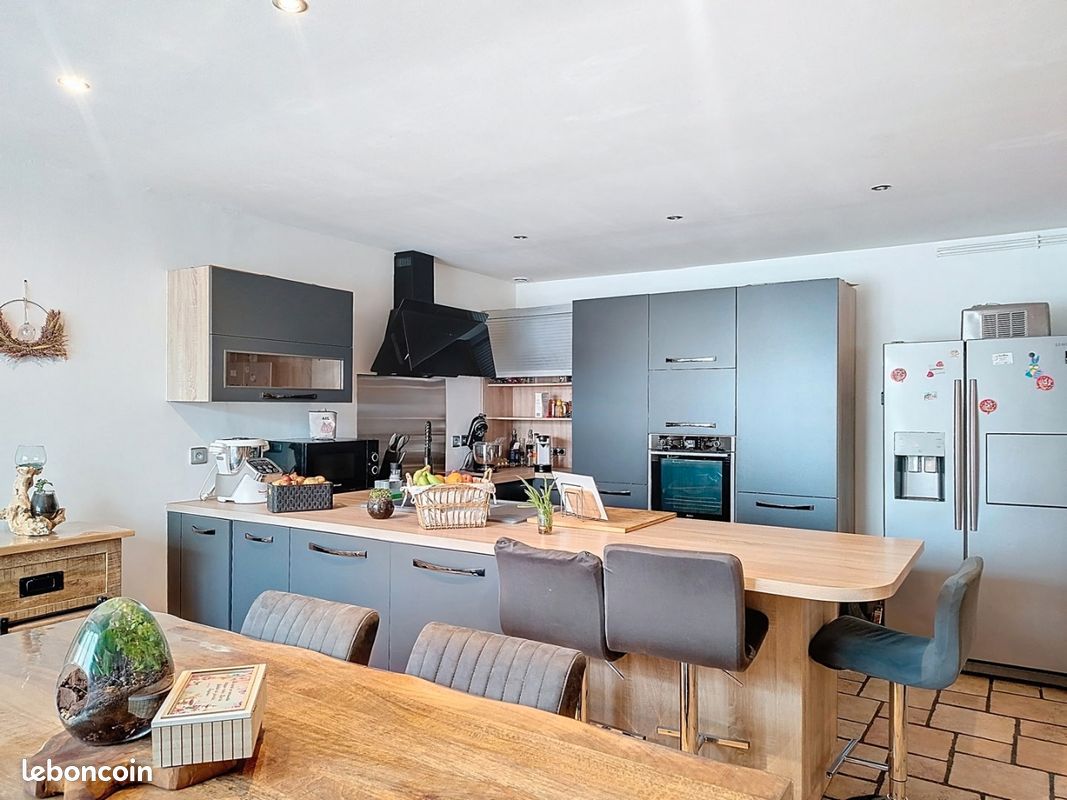 Maison 9 pièces 190 m² · à Looberghe · 190 m² · 235 000 €