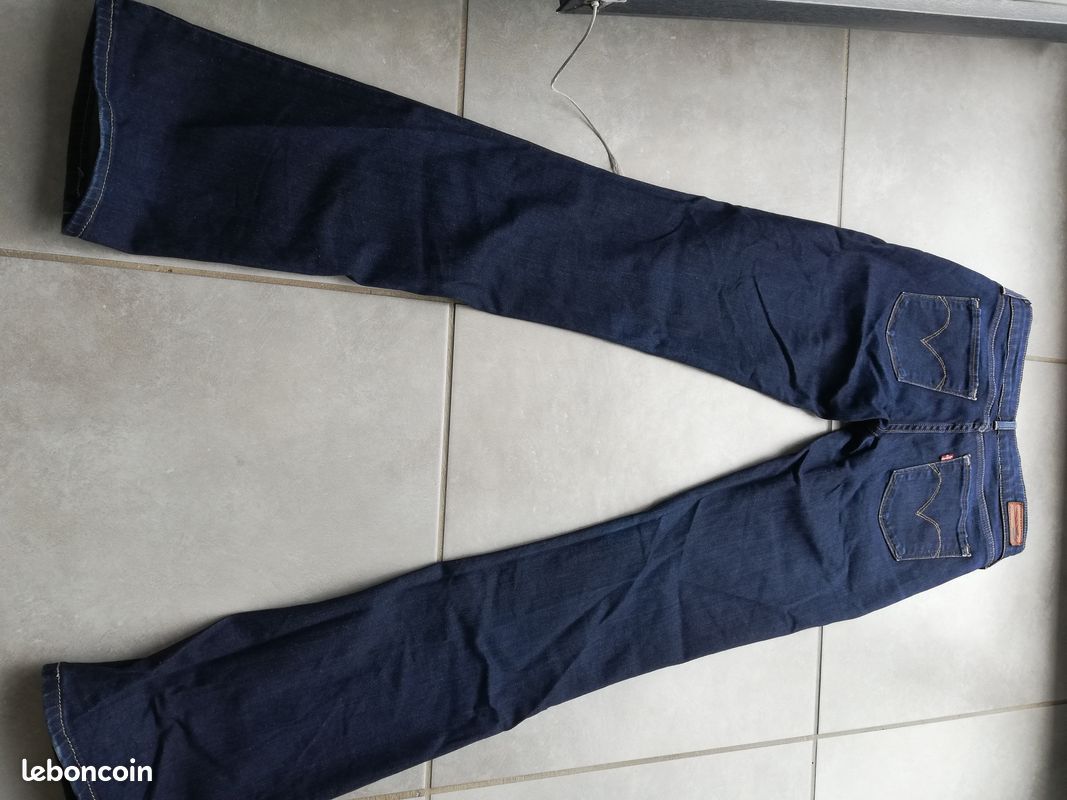Vente jean Levi's 26 demi curve (image 2)
