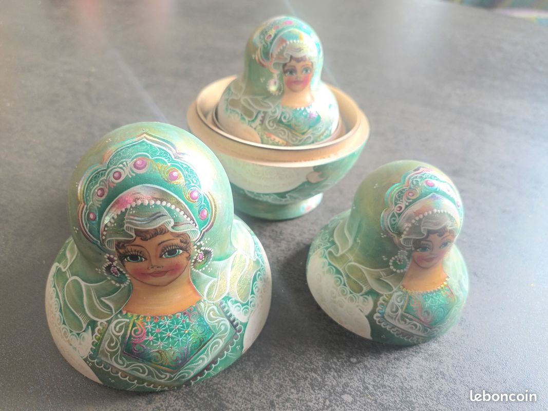Poupees Russes Emboitables Matriochka Vert Peinte a La Main Par Titova