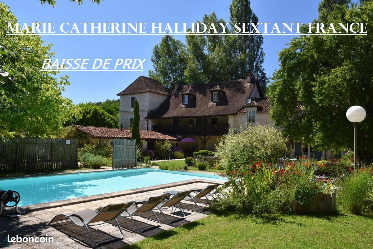 Maison 11 pièces 800 m² · à Antonne-Et-Trigonant · 800 m² · 990 000 €