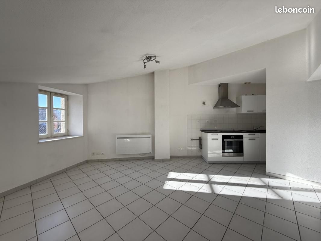 Appartement 2 pièces 35 m² · à Aubenas · 35 m² · 370 €