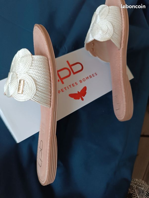 Nu-pieds tongs mules Les Petites Bombes Chaussures - Main Image