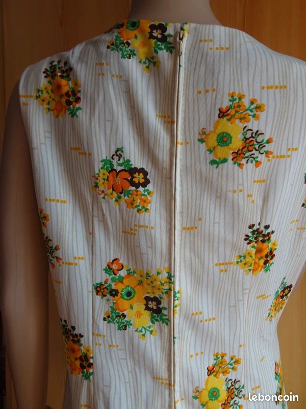 Robe grande taille sans manche motifs fleuris (image 6)