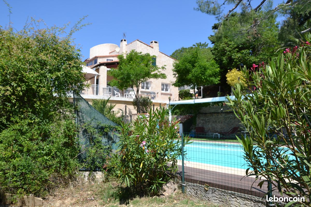 Maison 10 pièces 273 m² · à Marseille · 273 m² · 937 000 €