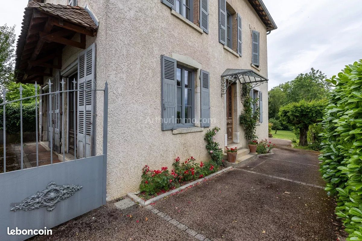 Maison 7 pièces 173 m² · à Corbelin · 173 m² · 475 000 €