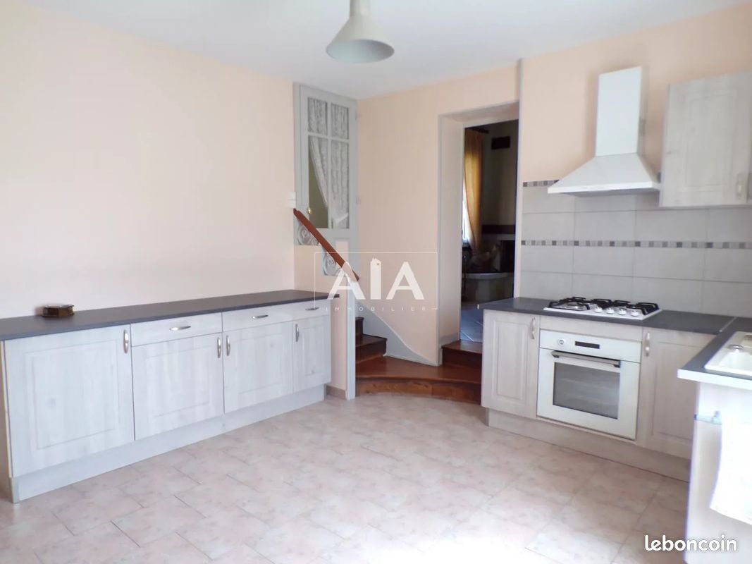 Maison 6 pièces 110 m² - Champagne-Mouton 16350 (image principale 2)