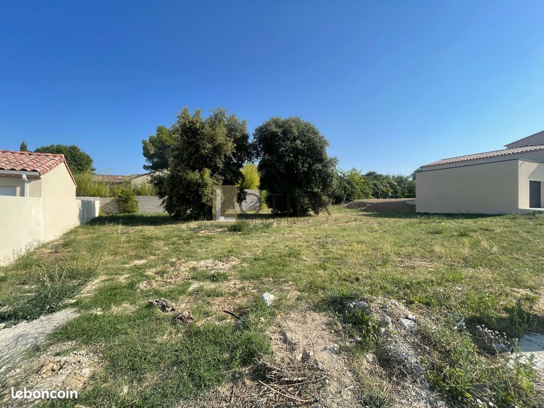 Terrain 840 m² · à Uzès · 840 m² · 214 000 €