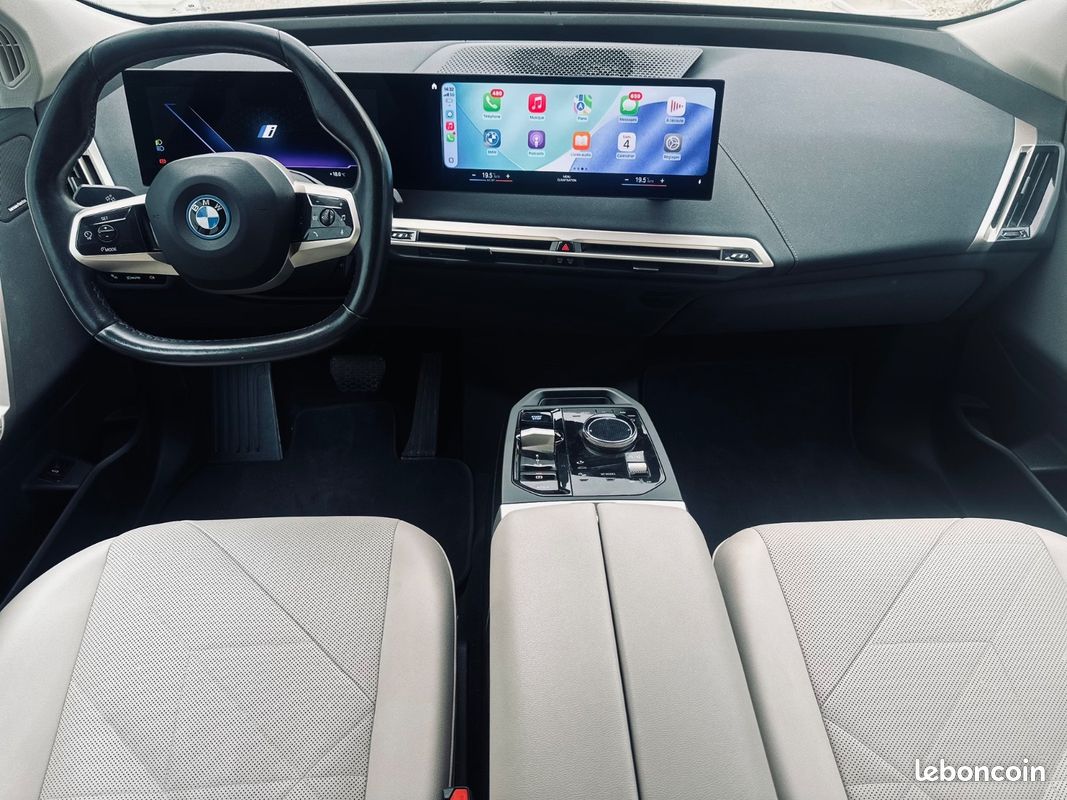 BMW iX 40e 326CH xDrive + CARPLAY SANS FIL + SIEGES CHAUFFANTS/VENTILES/MASSANTS/ELECTRIQUES + HARMAN KARDON + 1ERE MAIN + GARANTIE 12 MOIS (image 8)