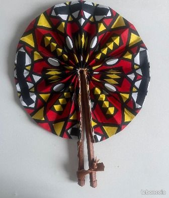 Éventail Fait Main En Tissu Wax Et Cuir - Accessoire D'été Idéal Pour Fêtes, Cadeau, Multicolore, Neuf Sans étiquette