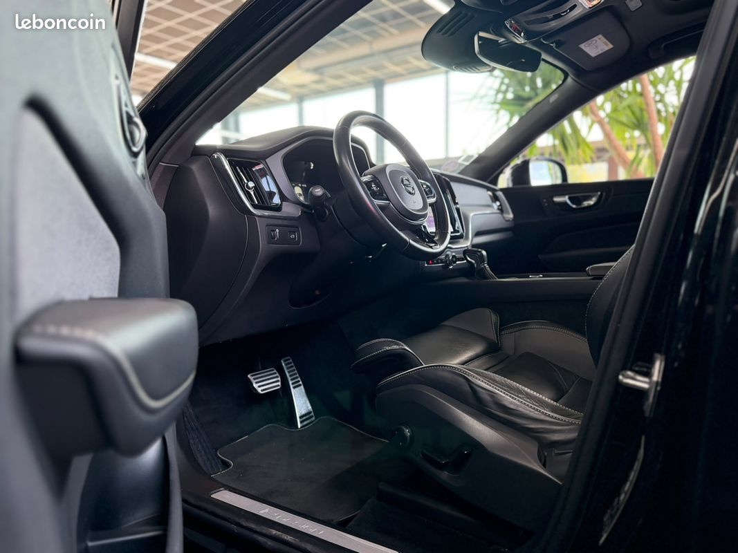 Volvo XC60 T4 190 CV BVA PACK R-DESIGN TOIT OUVRANT GPS (LAURENT AUTO) (image 11)