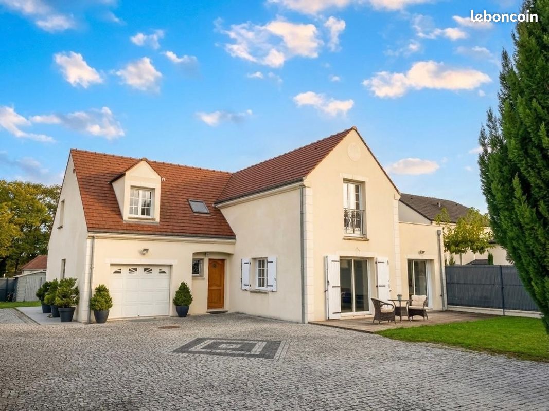 Maison 8 pièces 174 m² · à Semoy · 174 m² · 490 000 €