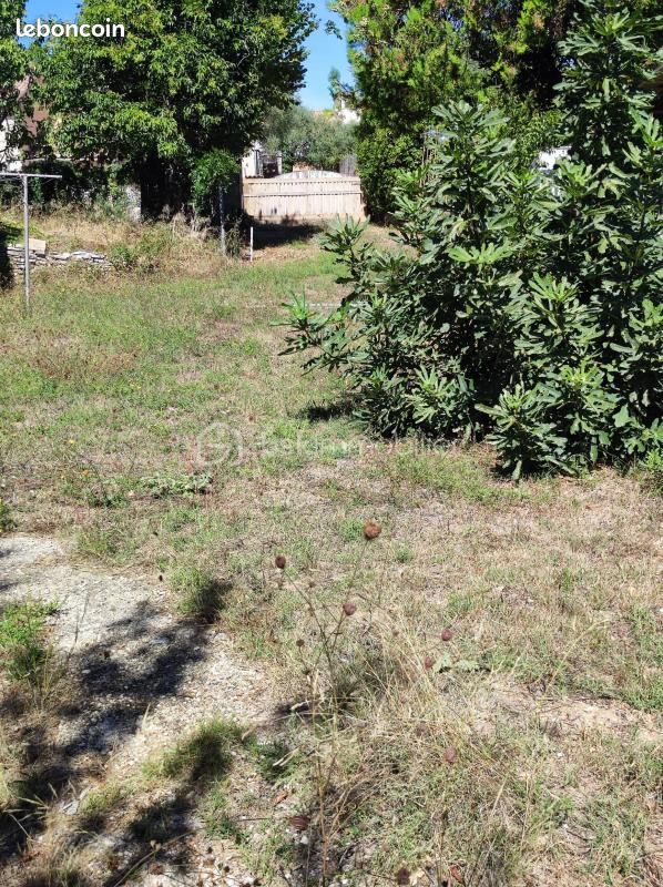 Terrain 500 m² Montbazin · 215 000 €