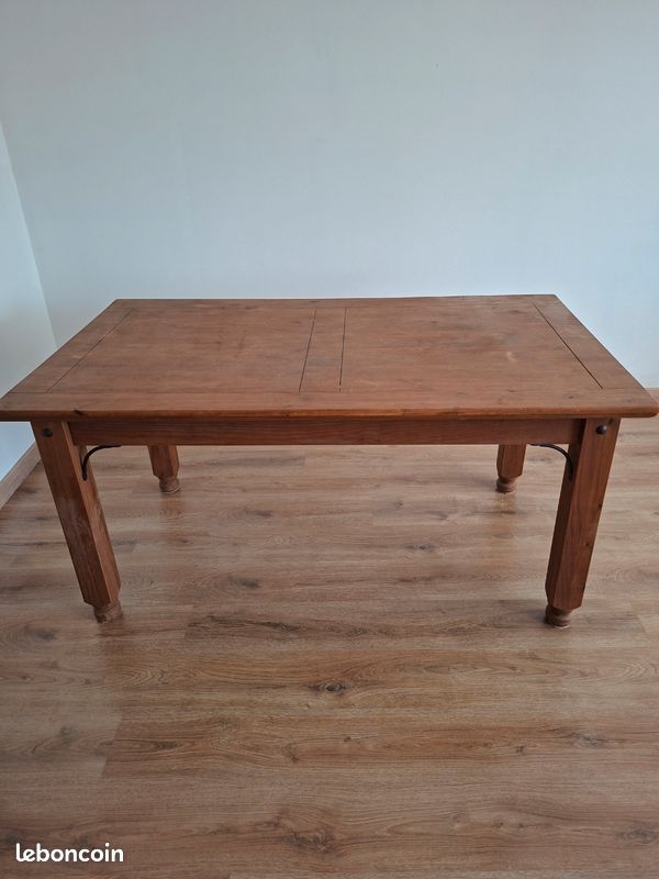 Table (image 3)