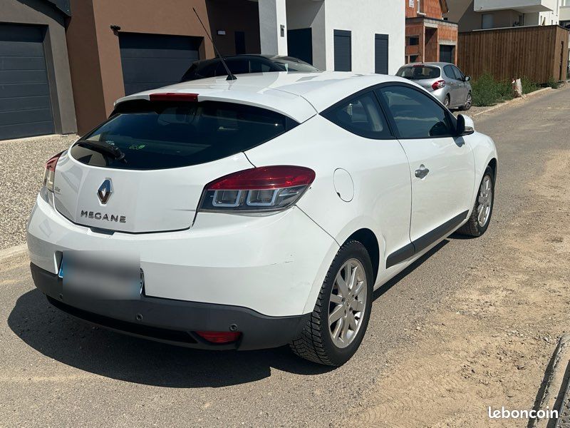 Renault Mégane III 3 portes (image 2)
