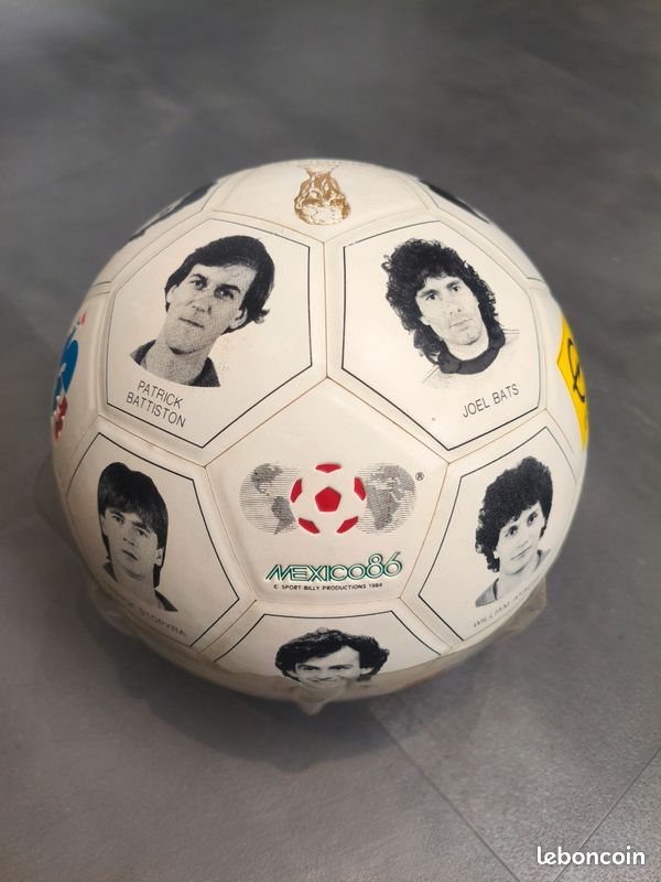 Ballon De Football Vintage – Marron – Look Rétro – Pour Déco Ou Collection