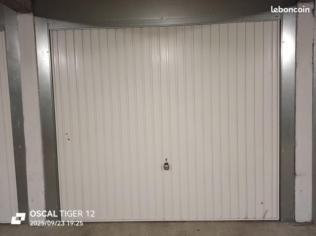 Parking 13 m² · à Bourg-en-Bresse · 13 m² · 72 €
